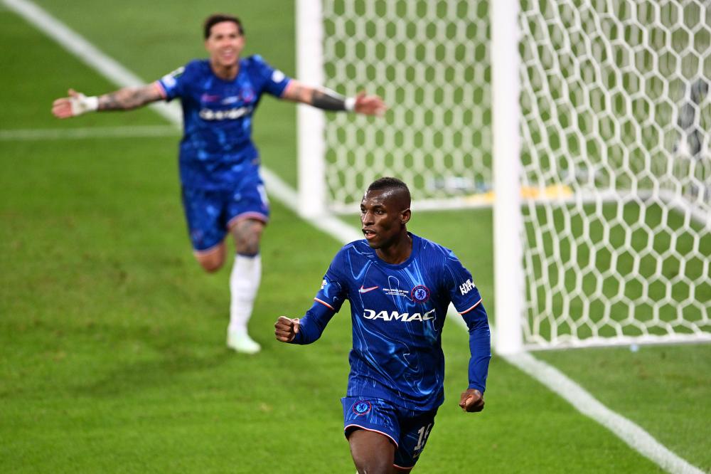 媒体人：王钰栋签欧洲经纪公司有足协的推动，只给了短期授权